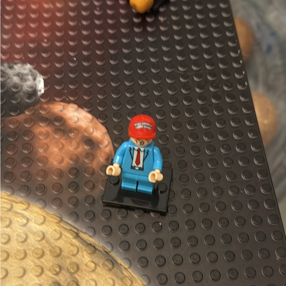Donald Trump minifig